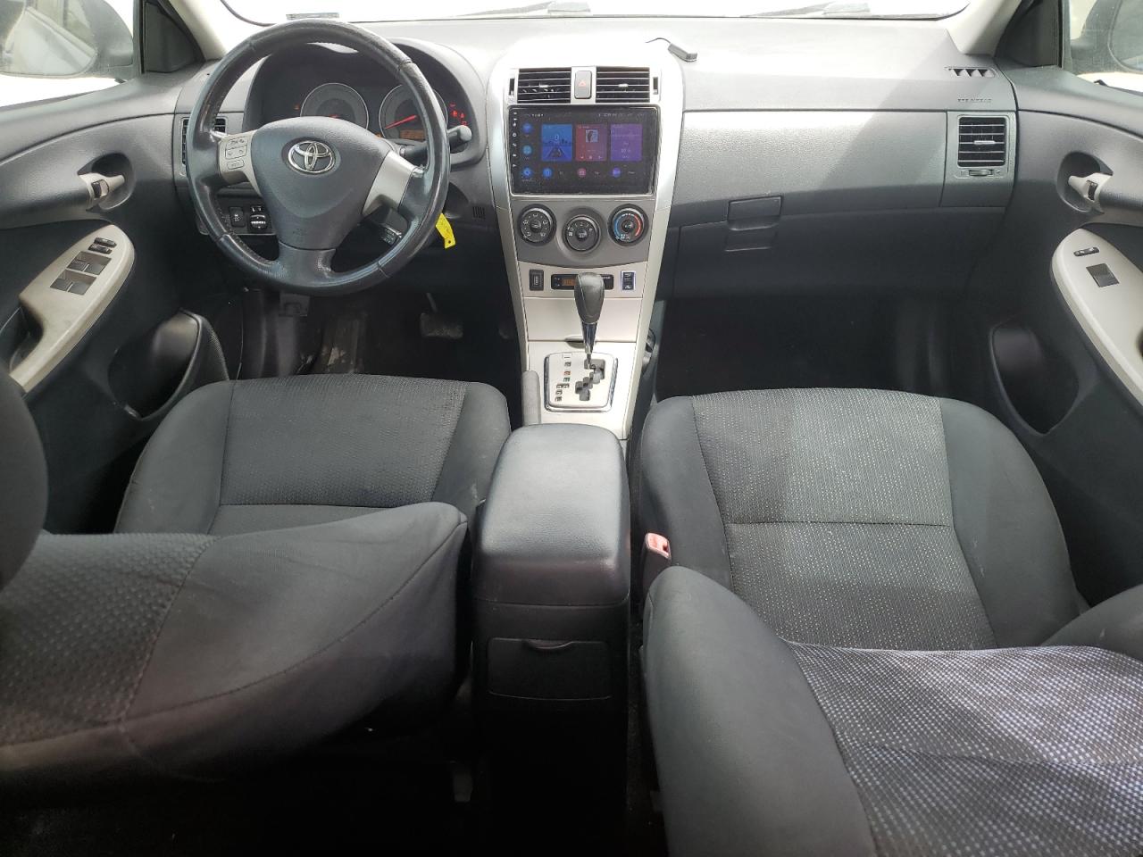 Toyota Corolla Base Image 12