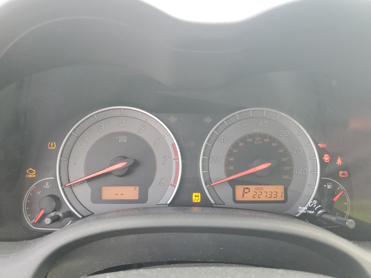 Toyota Corolla Base Image 3