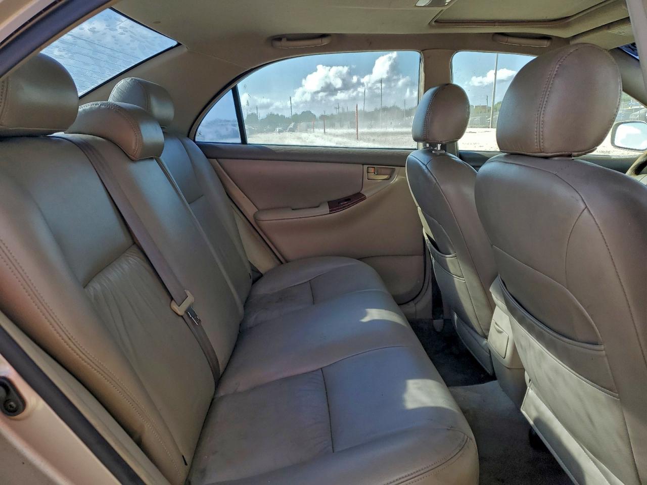 Toyota Corolla Ce Image 6