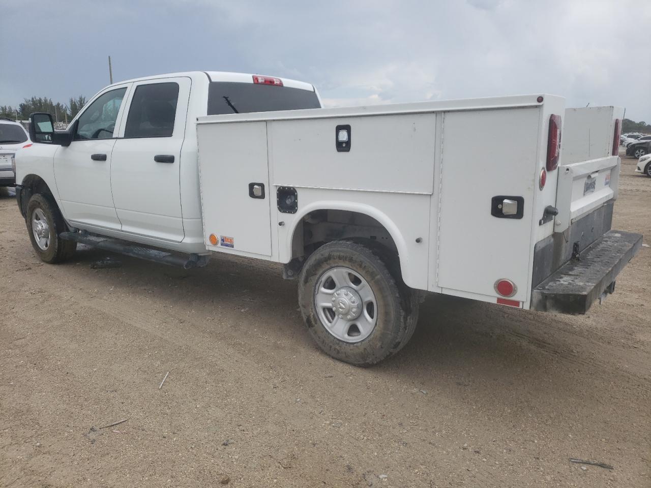 Ram 2500 Tradesman Image 3