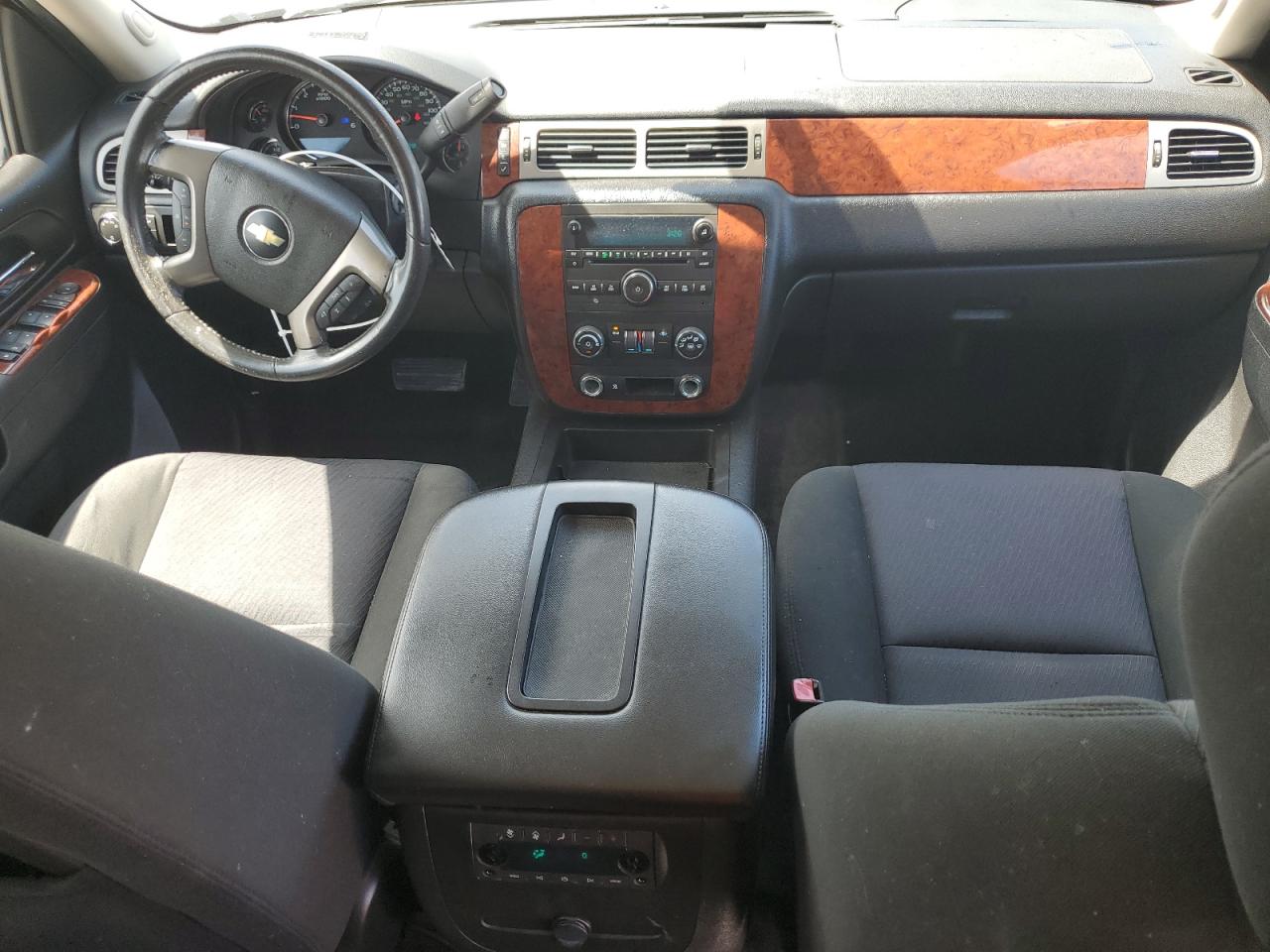 Chevrolet Tahoe C1500 Ls Image 6