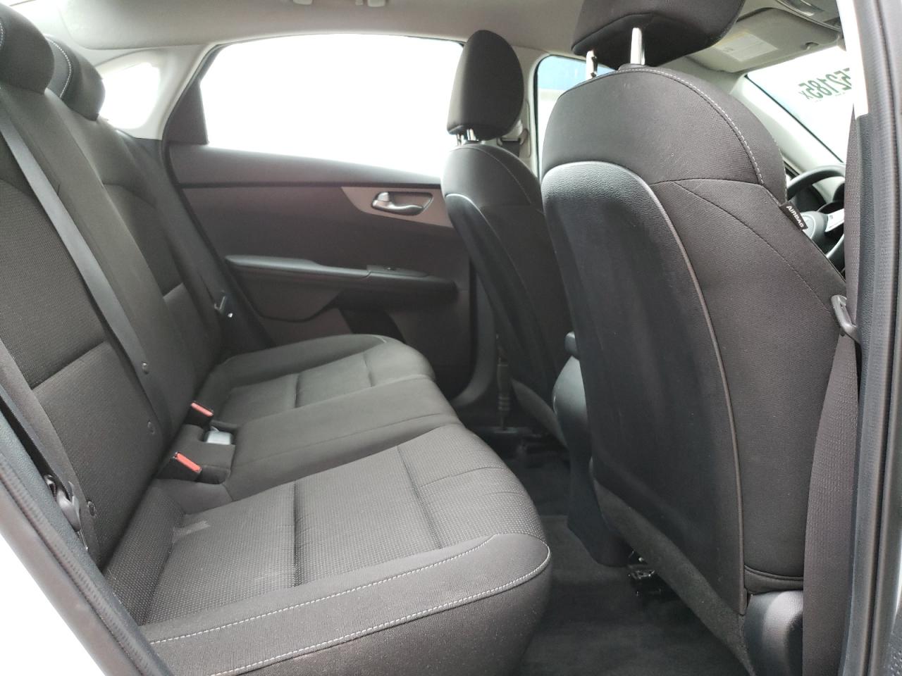 Kia Forte Fe Image 9