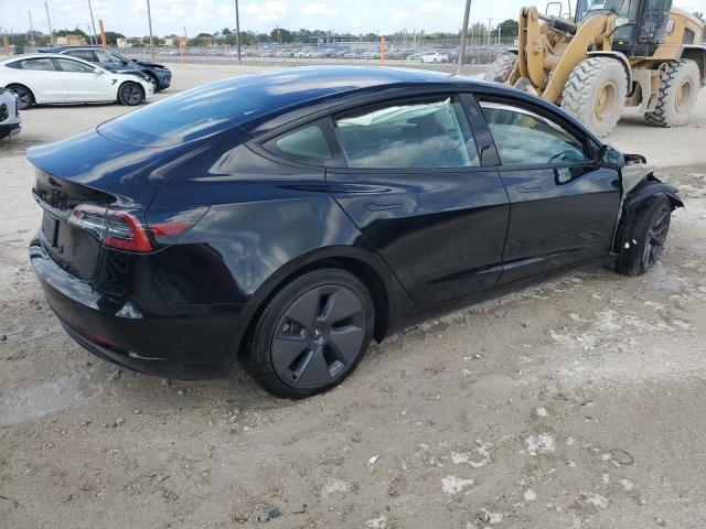 Tesla Model 3 Image 4