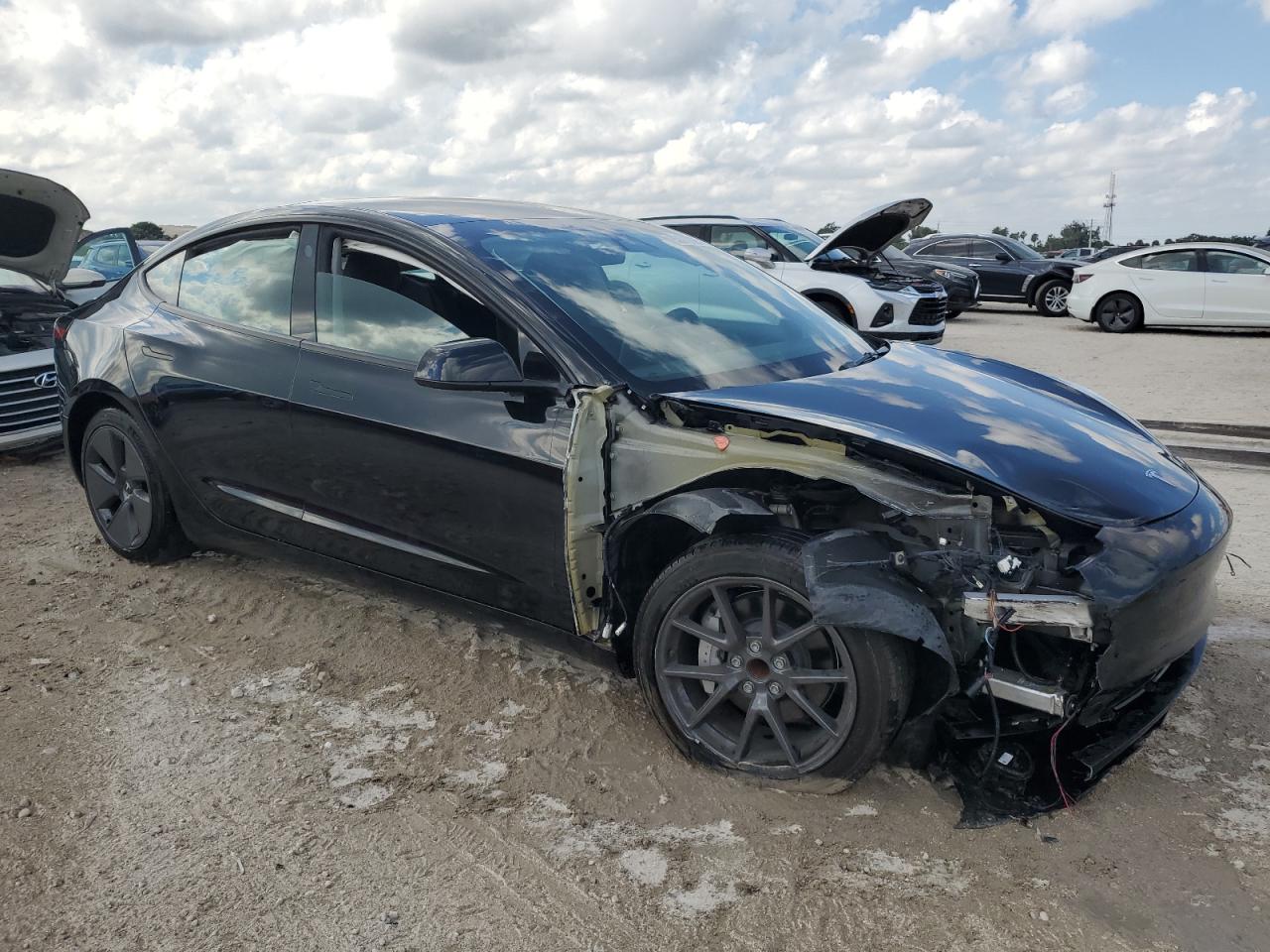 Tesla Model 3 Image 11