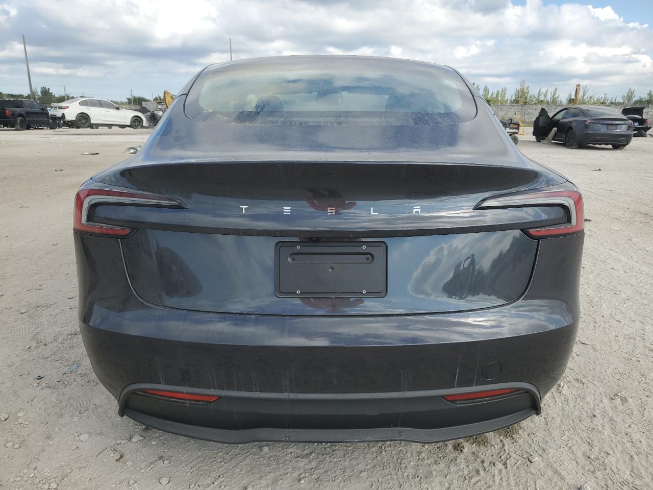 Tesla Model 3 Image 13