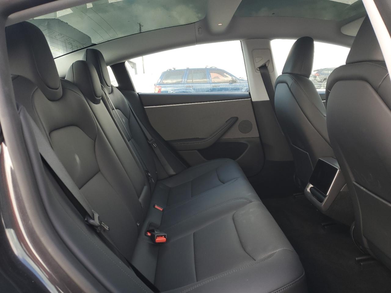 Tesla Model 3 Image 12