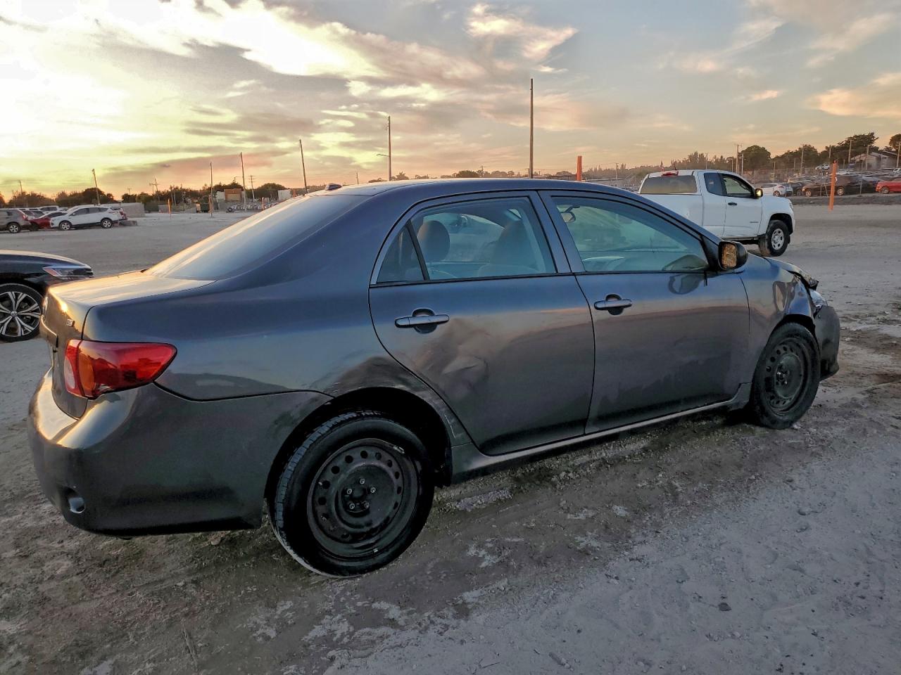 Toyota Corolla Base Image 2