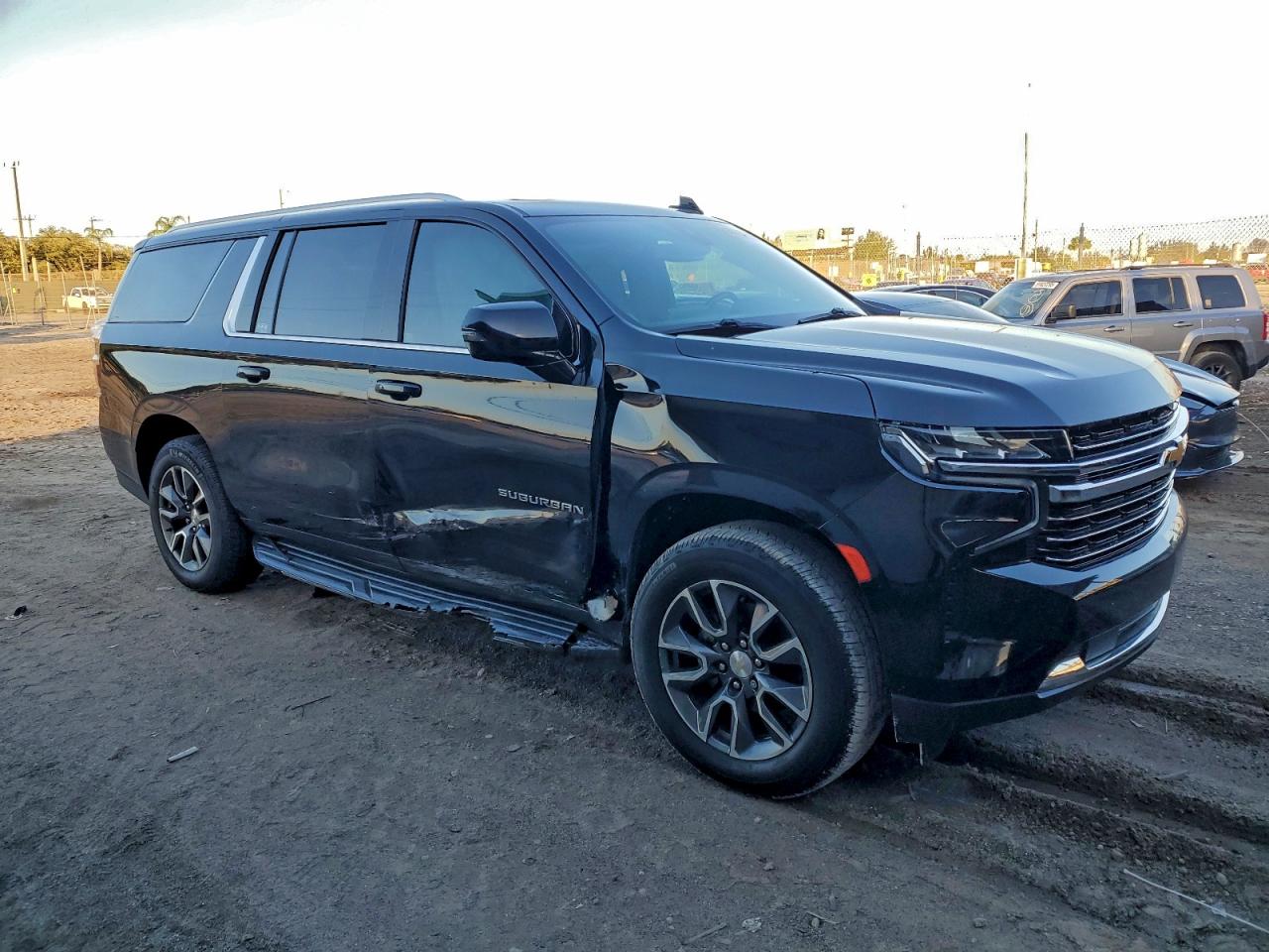 Chevrolet Suburban C1500 Lt Image 4