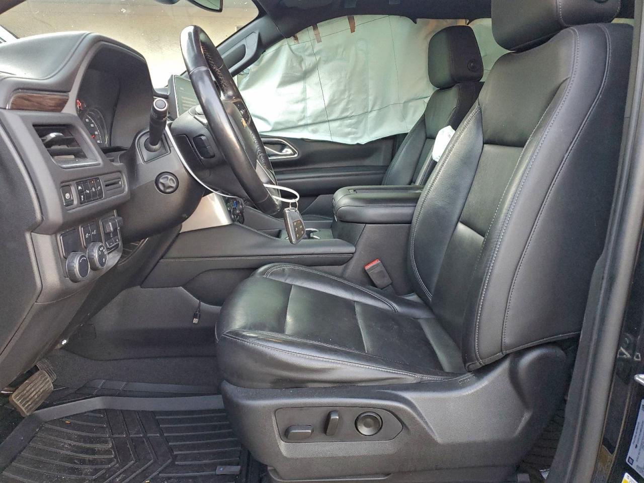 Chevrolet Suburban C1500 Lt Image 11