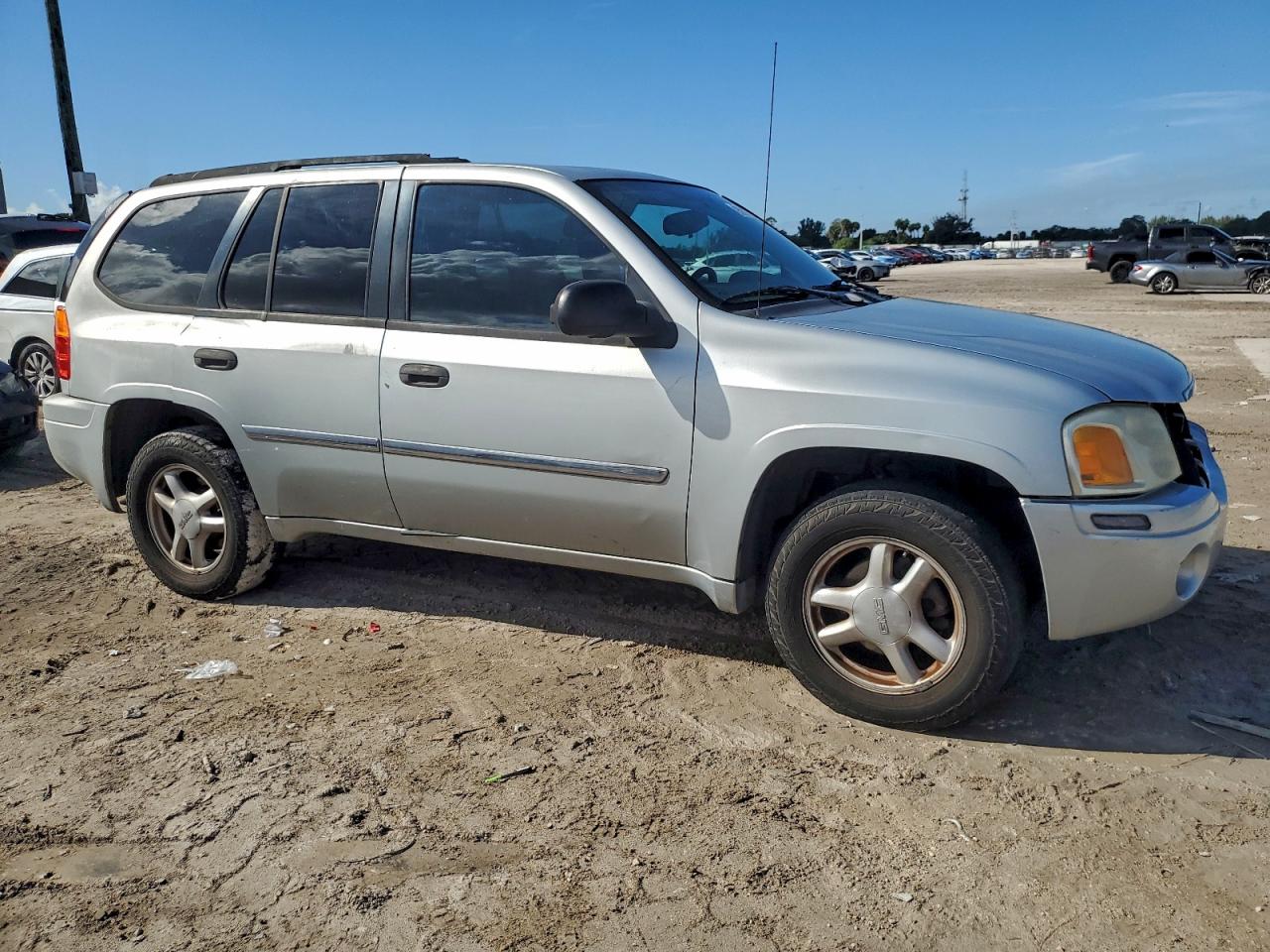 GMC Envoy Image 3