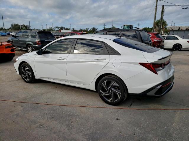 Hyundai ELANTRA Blue Image 4