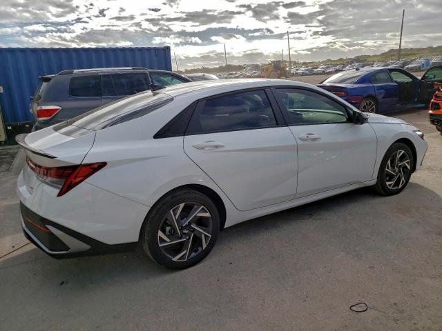 Hyundai ELANTRA Blue Image 6