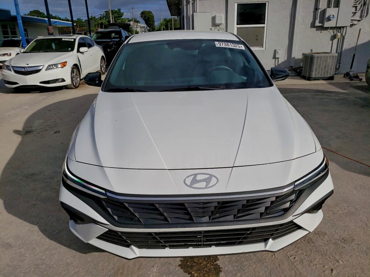 Hyundai ELANTRA Blue Image 5