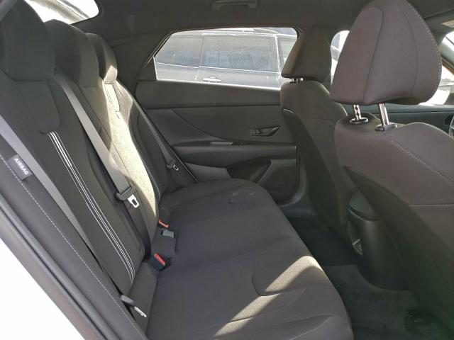 Hyundai ELANTRA Blue Image 8