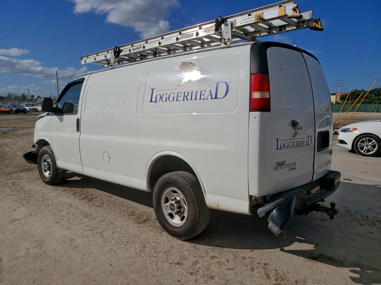 GMC Savana G2500 Image 5