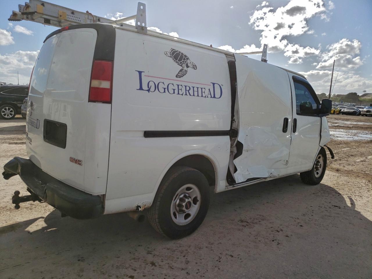 GMC Savana G2500 Image 4