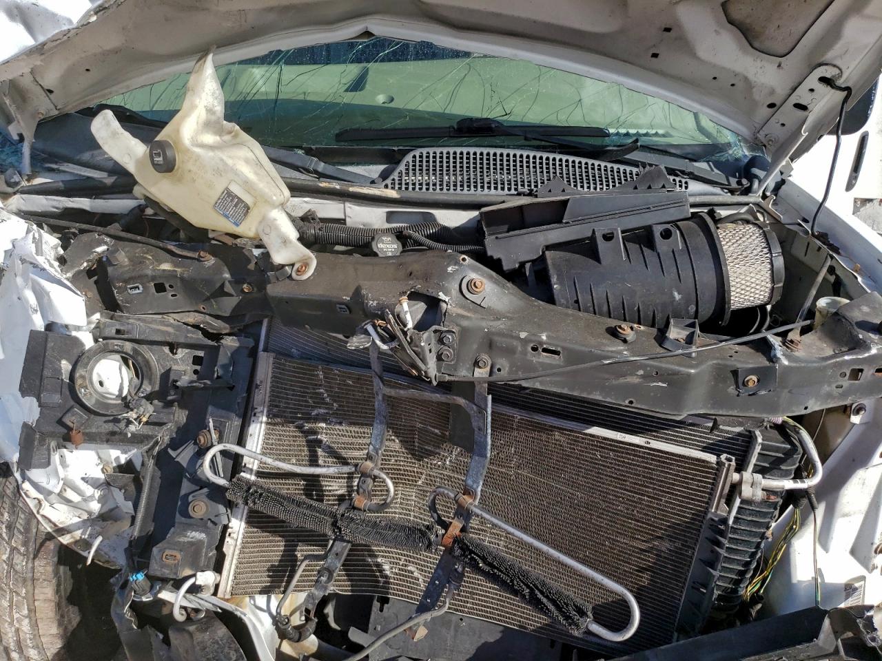 GMC Savana G2500 Image 12