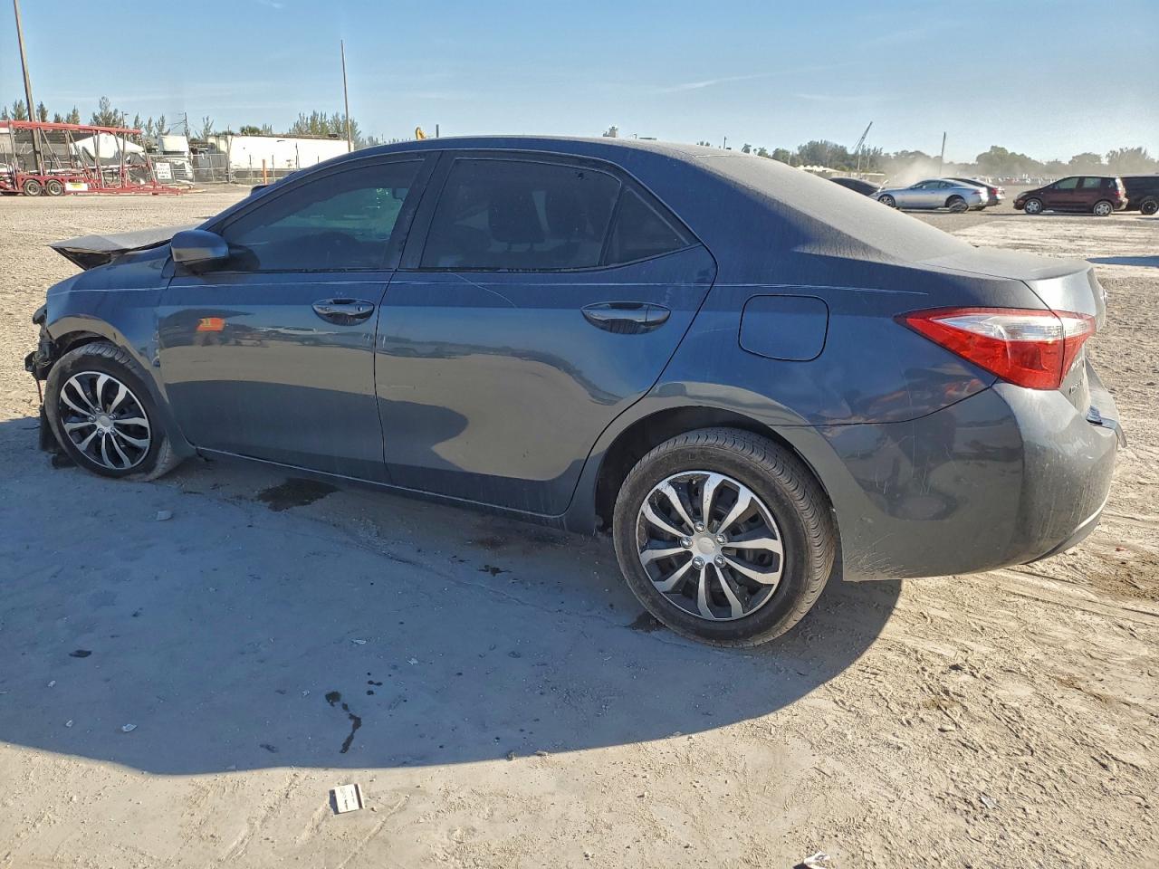 Toyota Corolla L Image 2