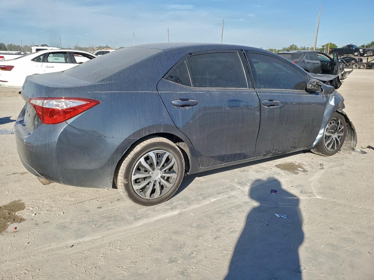 Toyota Corolla L Image 10