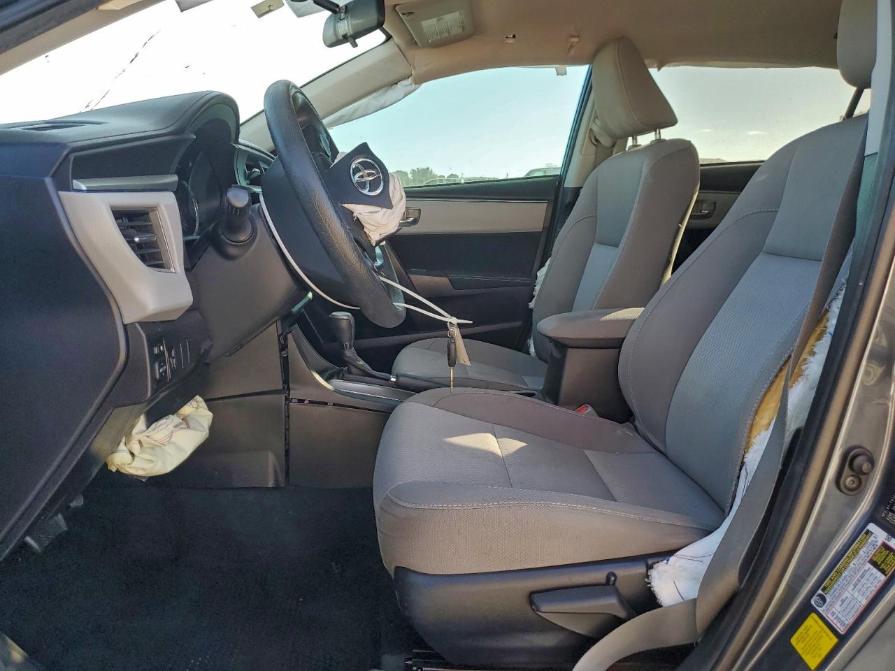 Toyota Corolla L Image 3