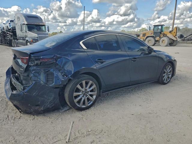 Mazda 3 Preferred Image 2