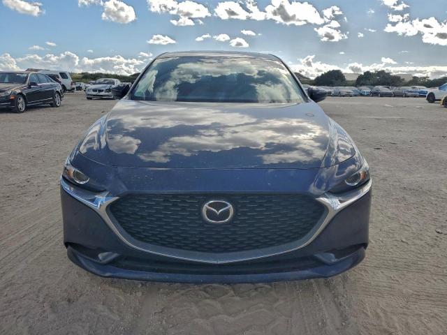 Mazda 3 Preferred Image 11