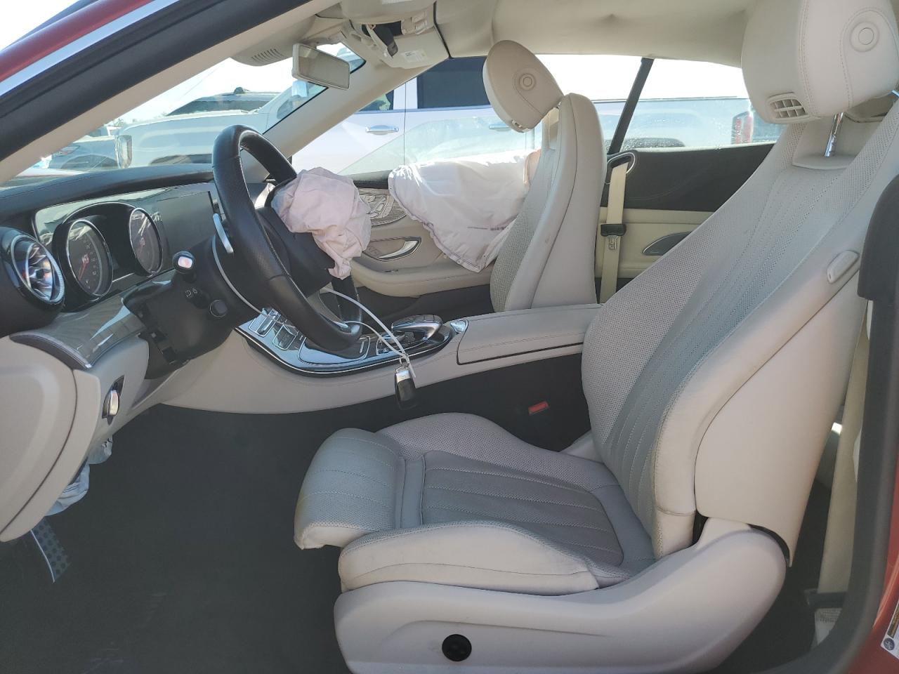 Mercedes-Benz E-Class 400 4matic Image 10