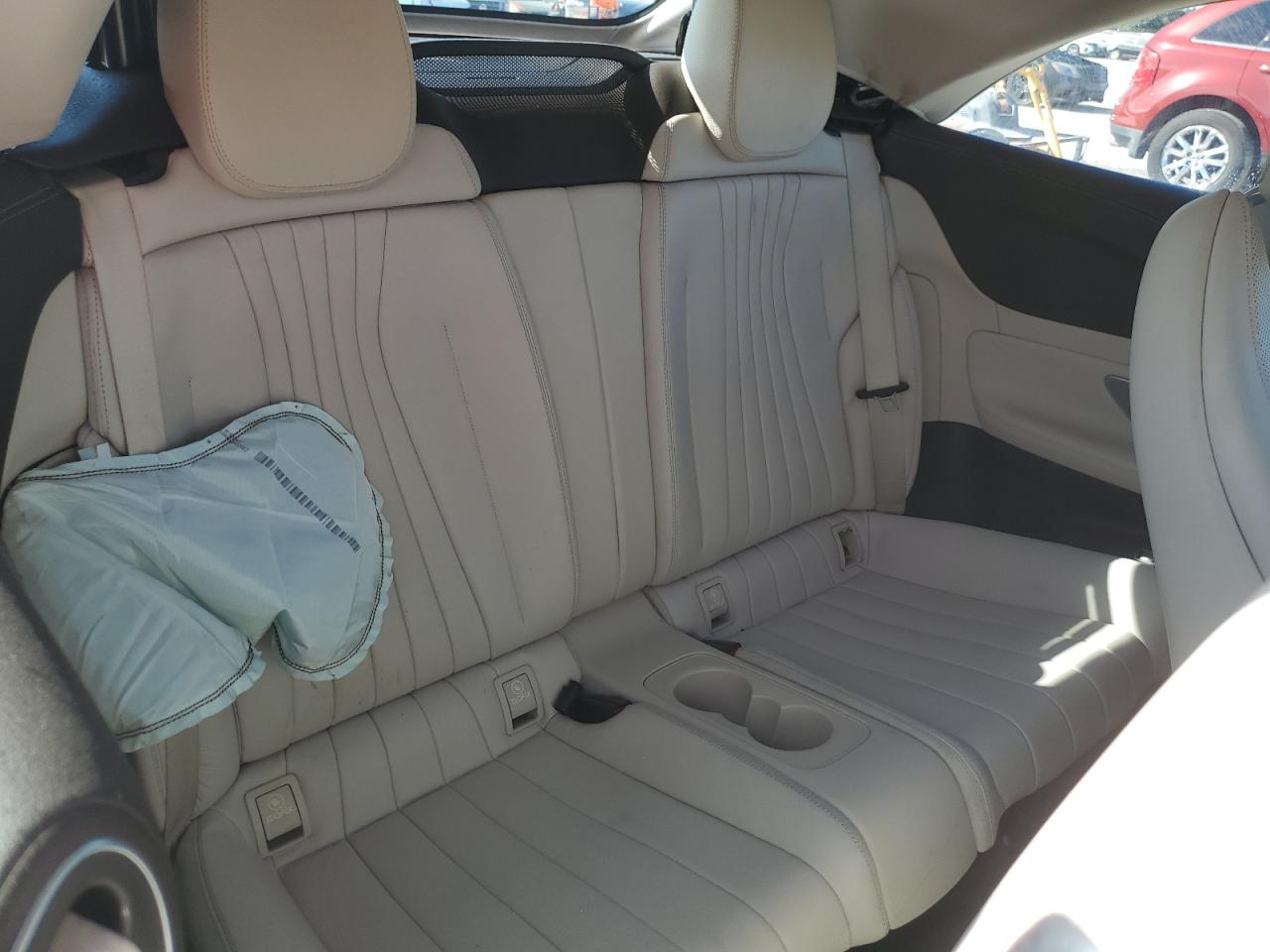 Mercedes-Benz E-Class 400 4matic Image 9