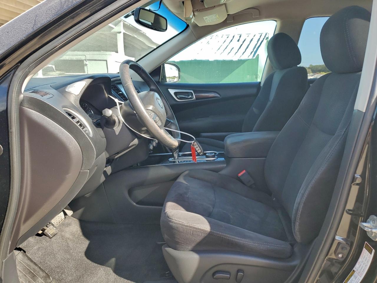 Nissan Pathfinder S Image 12