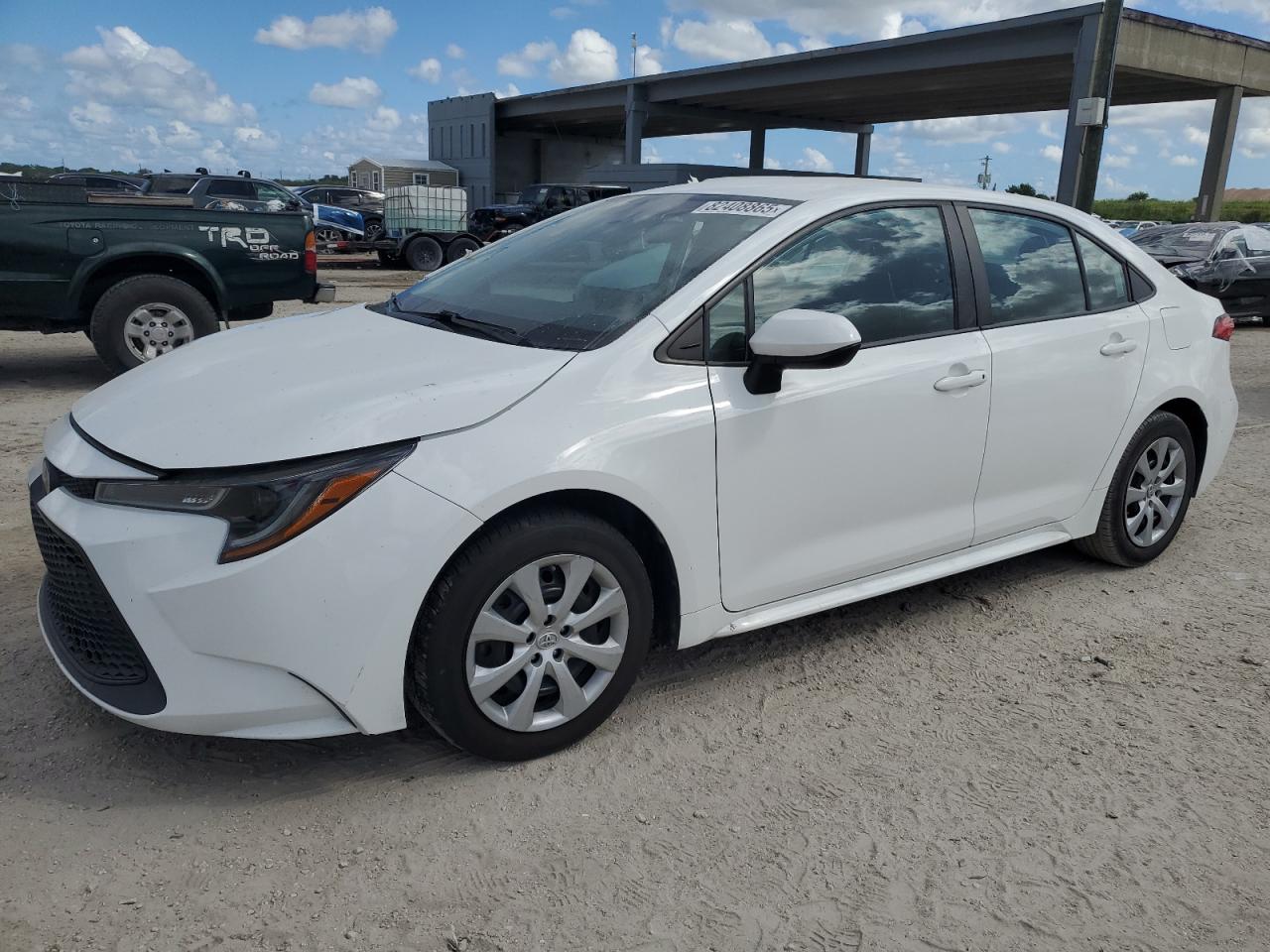 Toyota Corolla Le Image 1