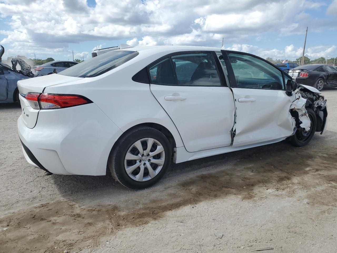 Toyota Corolla Le Image 3