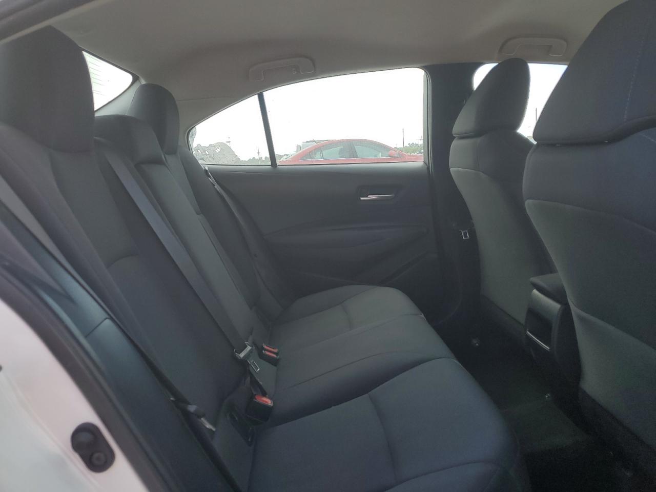 Toyota Corolla Le Image 10