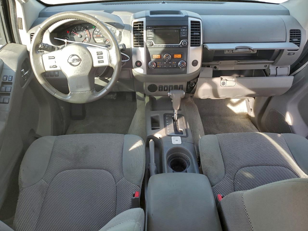 Nissan Frontier S Image 9