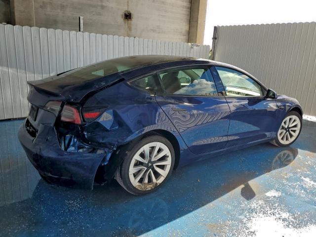 Tesla Model 3 Image 3