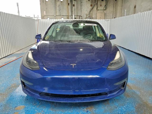 Tesla Model 3 Image 5