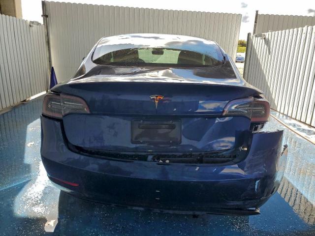 Tesla Model 3 Image 11