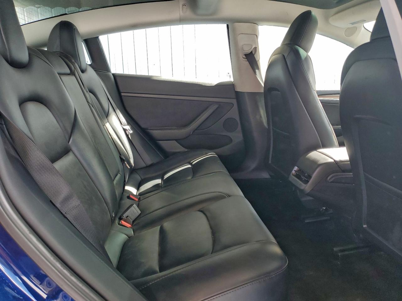 Tesla Model 3 Image 10