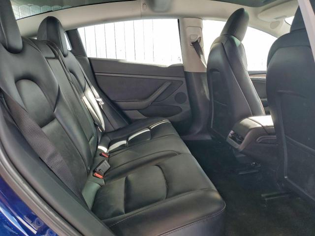 Tesla Model 3 Image 10