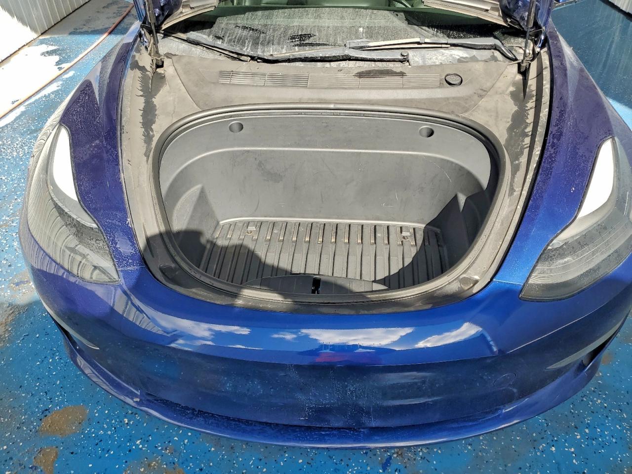 Tesla Model 3 Image 7