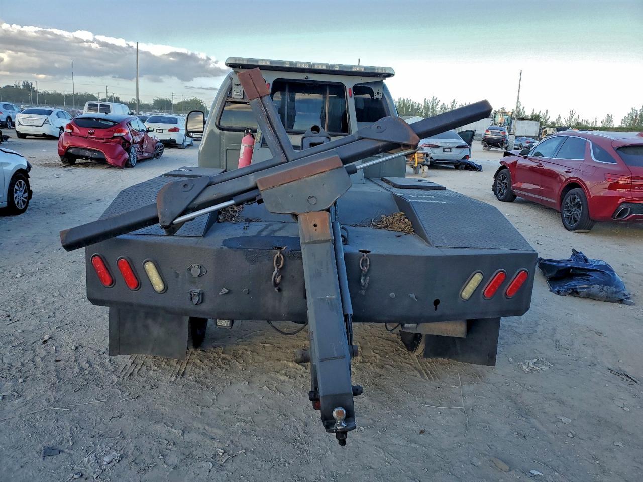 Ford F-450 Super Duty Image 10