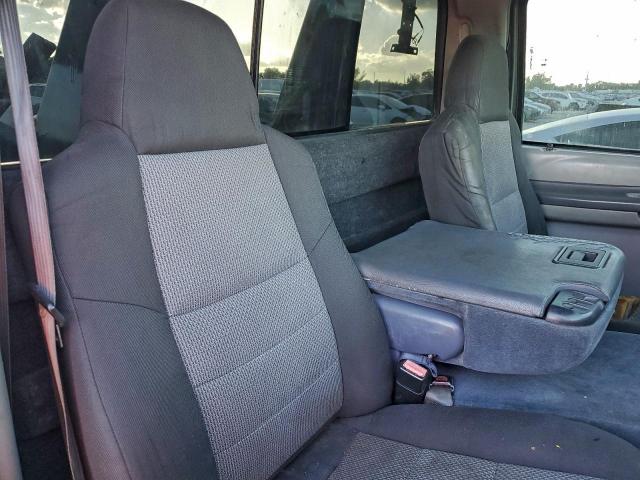 Ford F-450 Super Duty Image 11