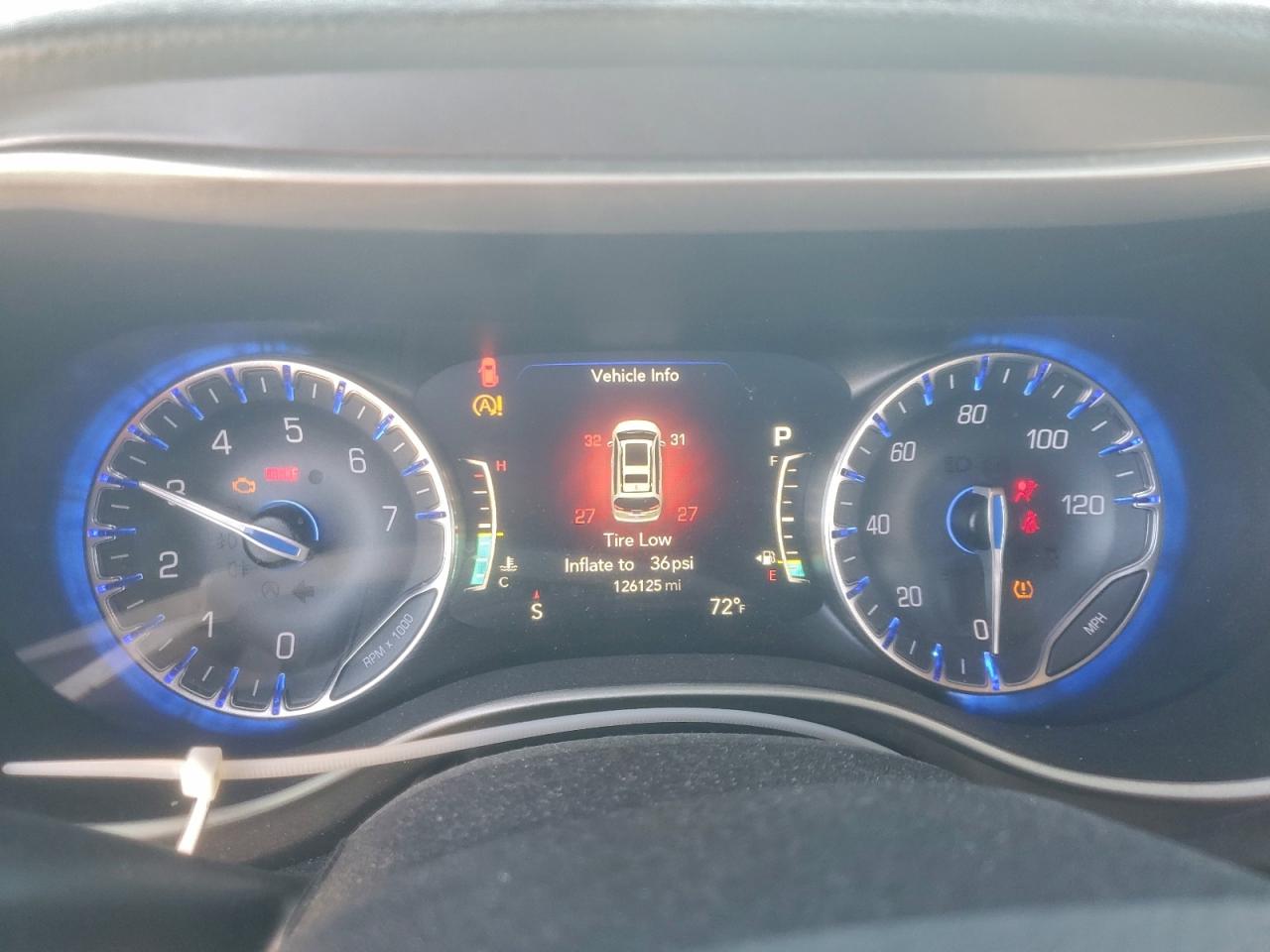 Chrysler Pacifica Touring L Image 11